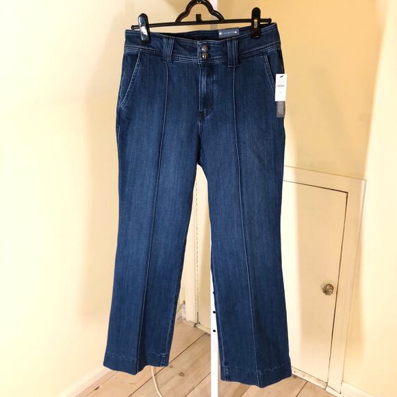 Talbots NWT Women's Petite Flare Jean Size 6P - Picture 1 of 11
